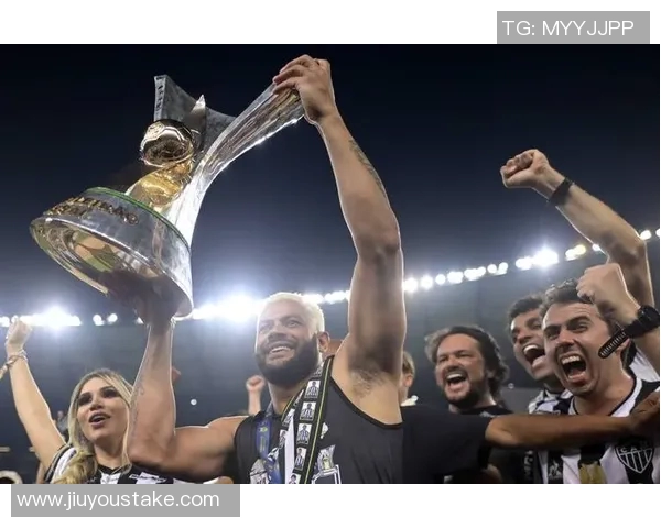 米内罗竞技庆祝胡尔克500球里程碑展现球队团结与荣耀